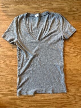 J Crew Classic V-Neck Women's Tee - Gray